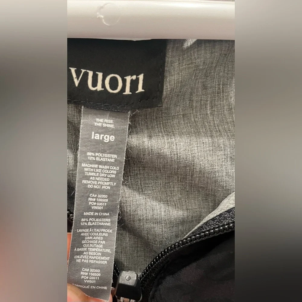 Vuori Womens Outdoor Trainer Shell black camo jacket - Picture 4 of 4